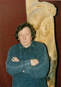 ДРЕЕВ Григорий Феоктистович Родился художник 28 ноября 1942 года в с. Нижняя Бараниковка Луганской области. В 1985 окончил художественно-графический факультет Курского государственного педагогического института. Самостоятельный творческий путь начал в 1981 году с участия в областных выставках. С 1982 года работал в Художественном фонде КОСХ. Участник региональных, межрегиональных, всероссийских и международных художественных выставок.